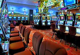 Dealer live casino menyediakan permainan blackjack online secara real-time